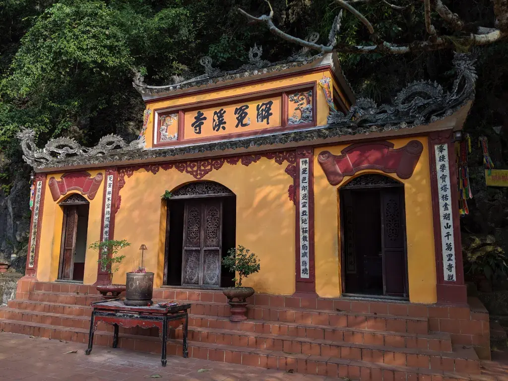 Giai Oan Temple