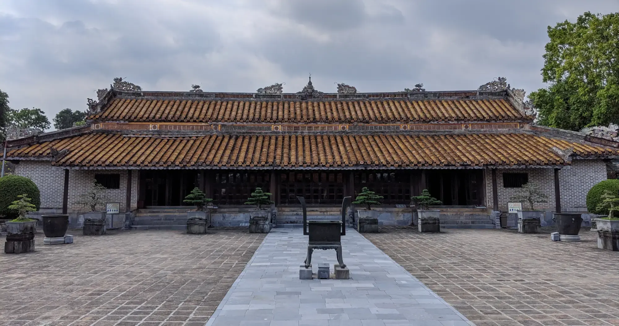 Tu Duc tomb - Hoa Khiem palace