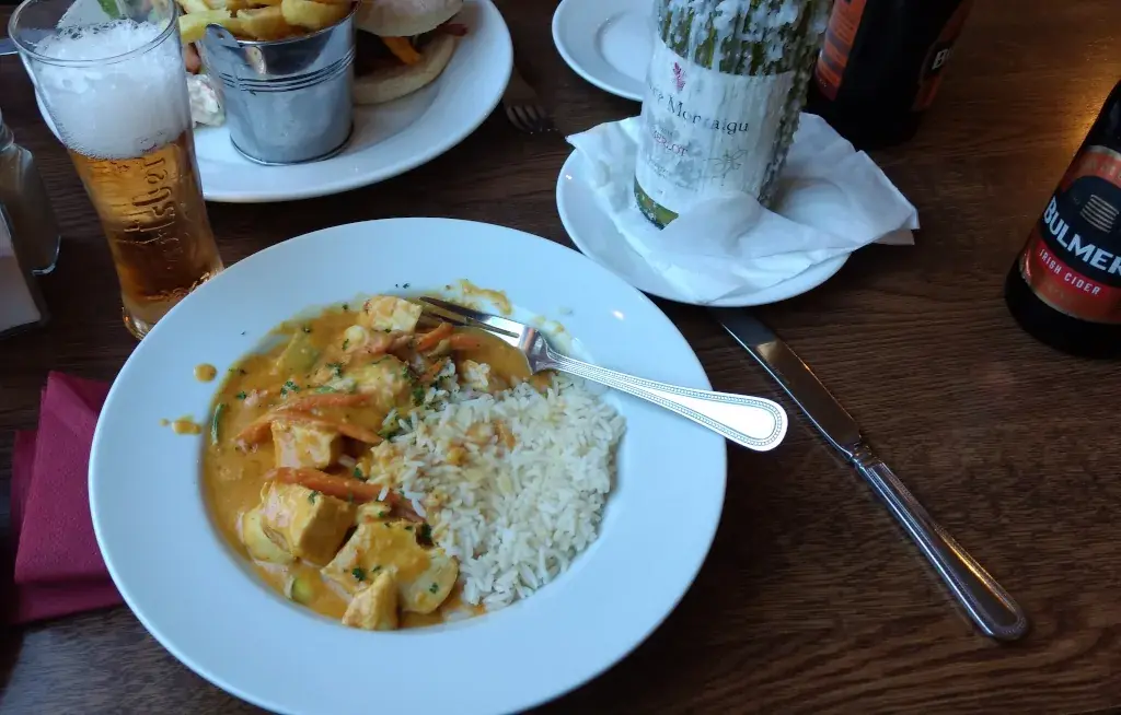 Some curry and a pint of cider