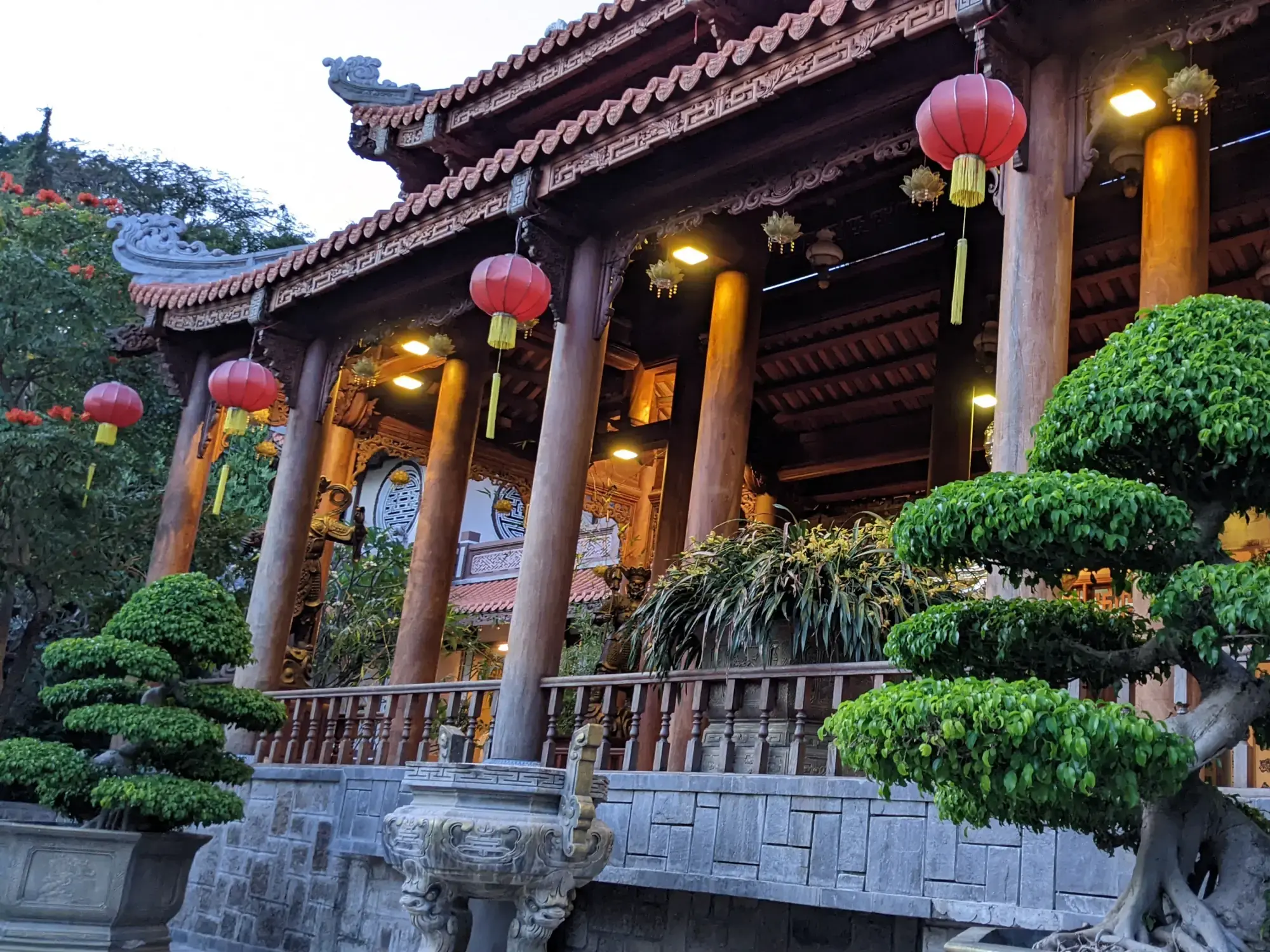 Chua Long Son Temple