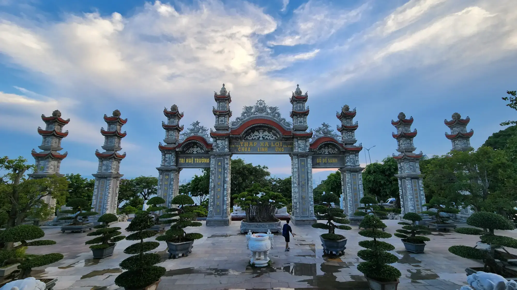 Linh Ung Pagoda - Stupa