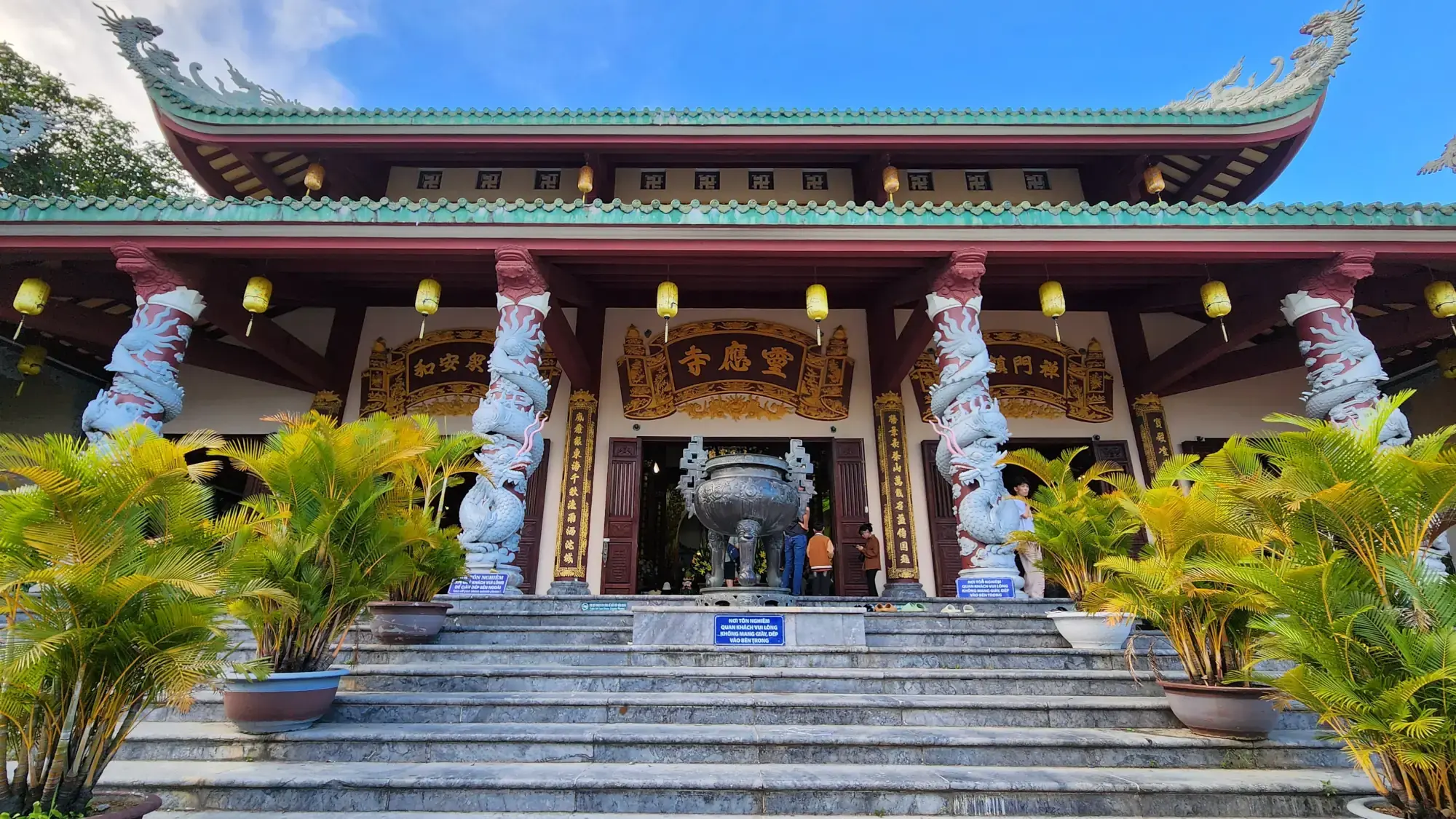 Linh Ung Pagoda - Main temple