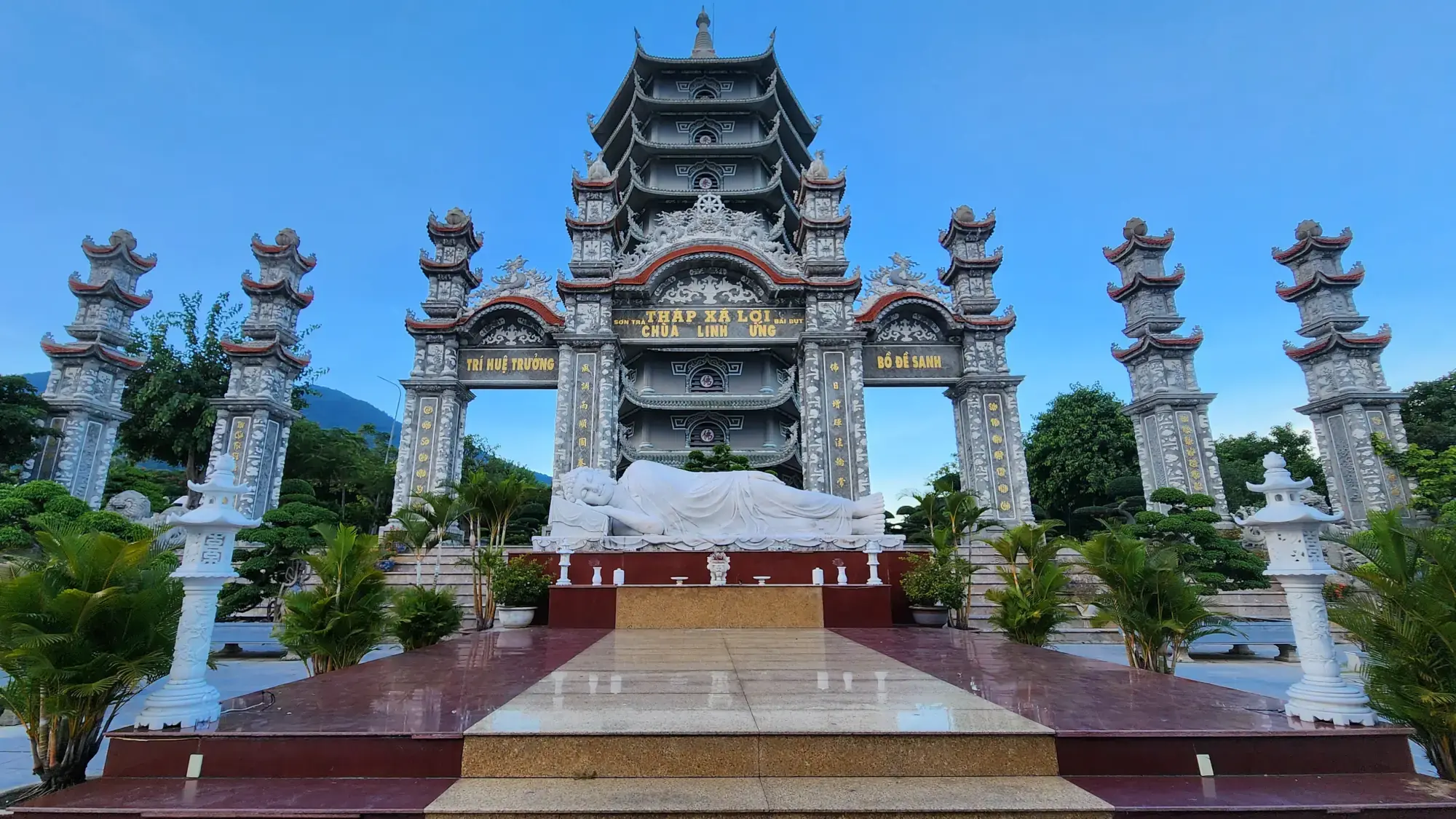 Linh Ung Pagoda - Stupa