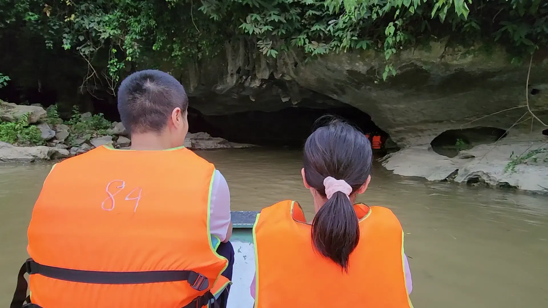 Thung Nham Cave boat ride