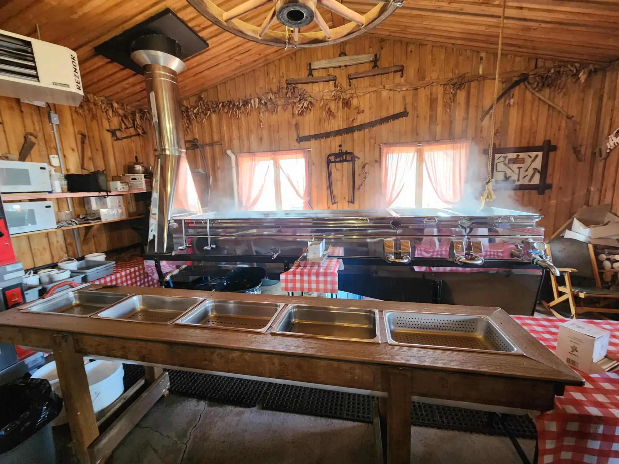 Érablière Meunier's Taffy Cabin