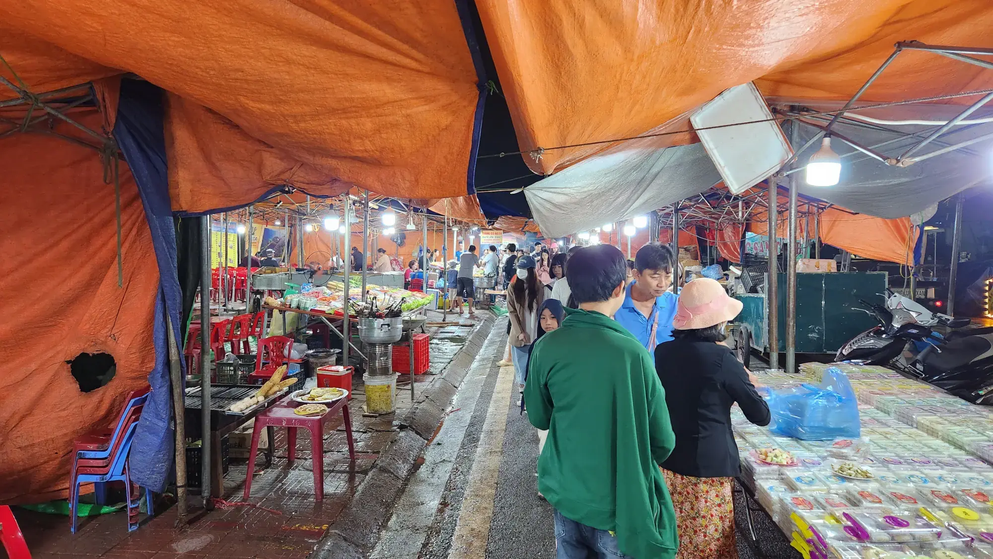 Sapa Night Market, Sapa, Vietnam