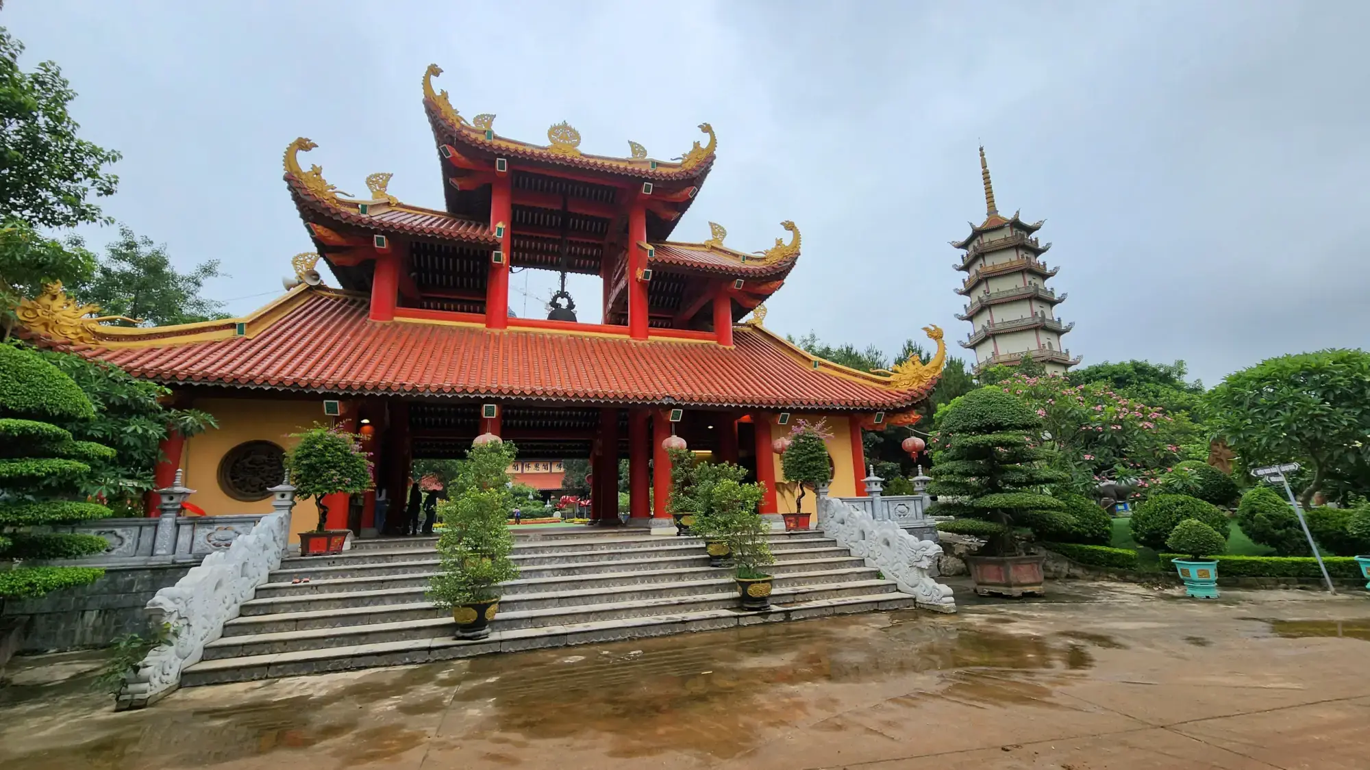Khai Nguyen Temple covered walkway