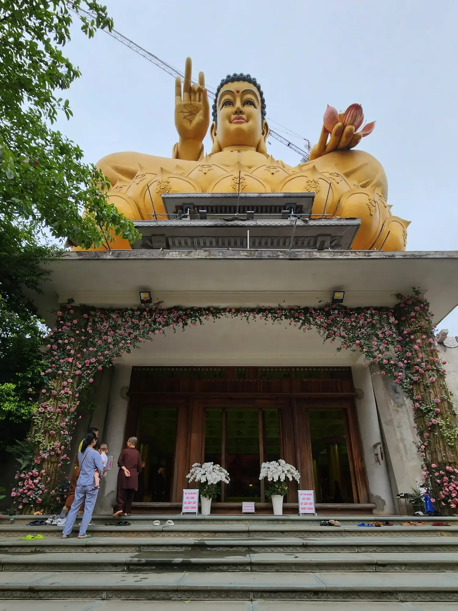 Khai Nguyen Big Buddha outside