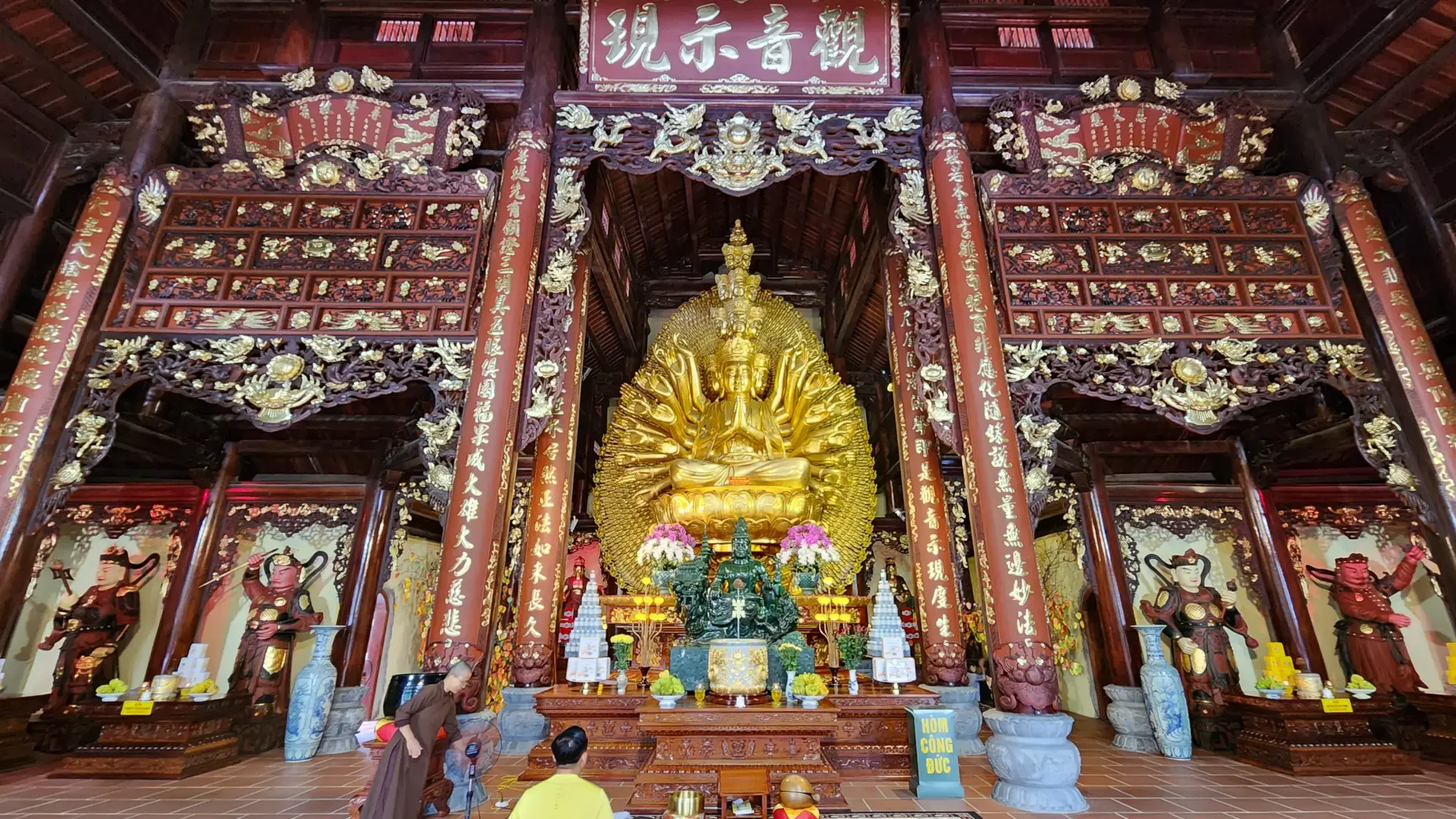 Tan Vien Pagoda - temple on the hill